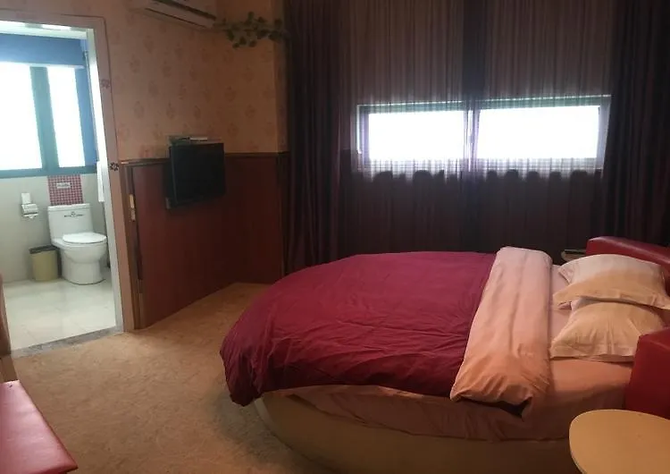 Thank Inn Chain Hotel Jiangsu Suzhou Wujiang Pedestrian Street 2*, Suzhou (Jiangsu)